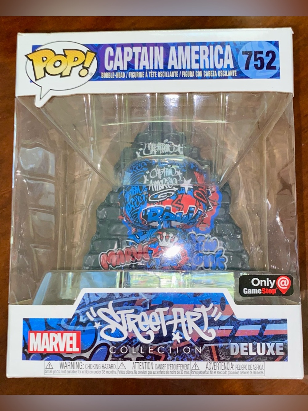 Funko Pop! Deluxe Marvel Captain America #752 |Street Art Collection Deluxe